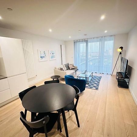 Spacious Modern 1 Bed Apartment. Лондон Экстерьер фото