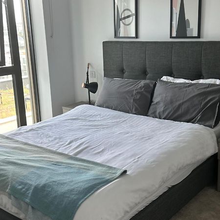 Spacious Modern 1 Bed Apartment. Лондон Экстерьер фото