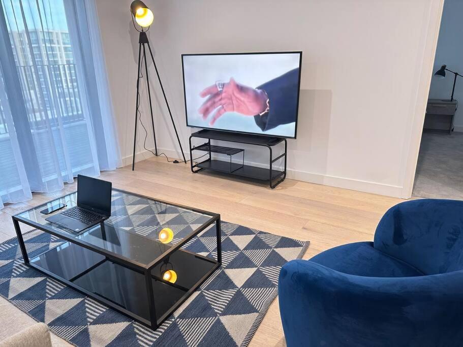 Spacious Modern 1 Bed Apartment. Лондон Экстерьер фото